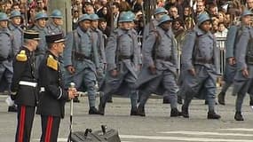 Défilé de Poilus sur les Champs Elysées