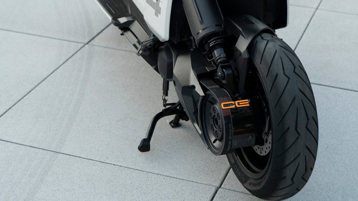 Un scooter pensé comme une moto Un scooter pensé comme une moto
