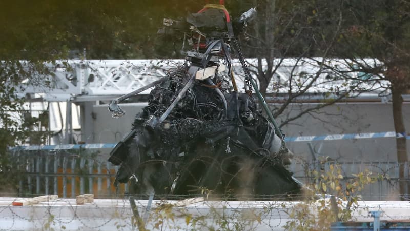 Les restes de l'hélicoptère après le crash