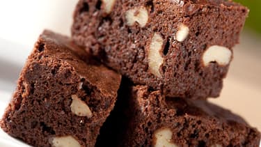 Gateau Au Chocolat Et Aux Noix Recette Pour 6 Personnes