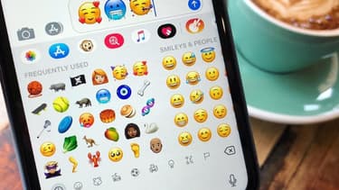 Le parcours de ces emojis, ou la croix et la bannière du Web.