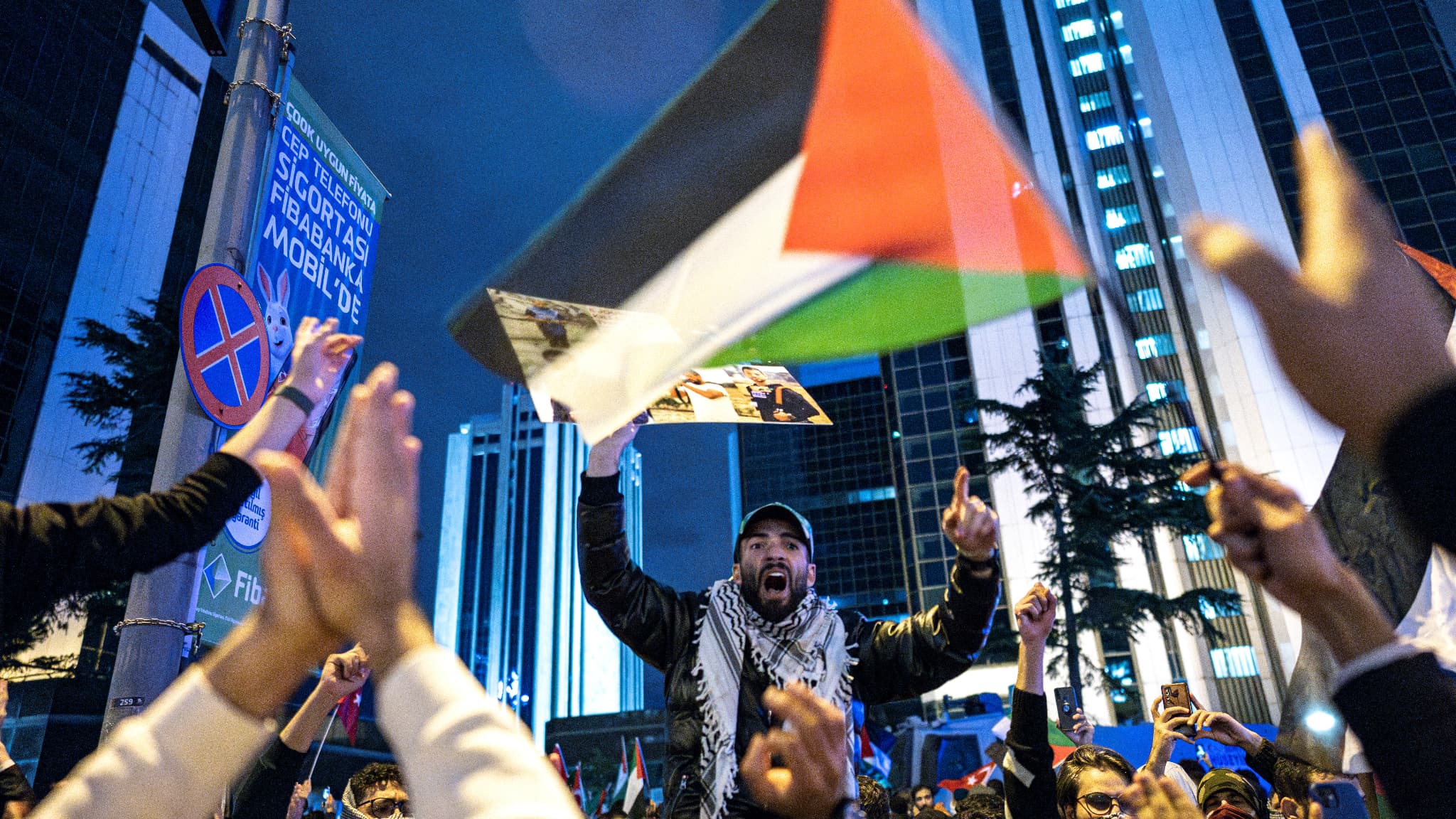 Une manifestation en soutien de la Palestine à Istanbul, en Turquie, le 18 octobre 2023.