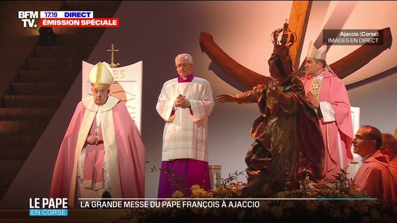 Pape François en Corse: l'hymne corse entonné à la fin de la messe à Ajaccio