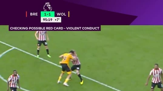 Le deuxième coup de tête de Diego Costa. Le deuxième coup de tête de Diego Costa.