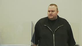 La justice néo-zélandaise a ordonné mercredi la libération sous caution du fondateur du site de partage de fichiers Megaupload Kim Dotcom -alias Kim Schmitz ou Kim Tim Jim Vestor- visé par une demande d'extradition des Etats-Unis pour piraterie informatiq