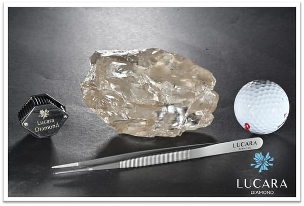 Le diamant découvert dans une mine au Botswana est l'un des plus gros au monde avec 2 492 carats.