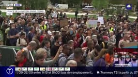 Paris: plusieurs centaines de personnes ont manifesté contre le port du masque samedi