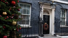 Le 10 Downing Street, maison du Premier ministre britannique, à l'approche de Noël.