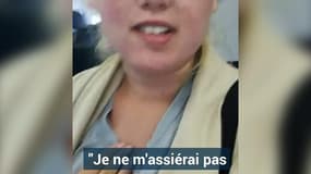 Elle refuse de s'assoir dans l'avion pour empêcher l'expulsion d'un demandeur d'asile