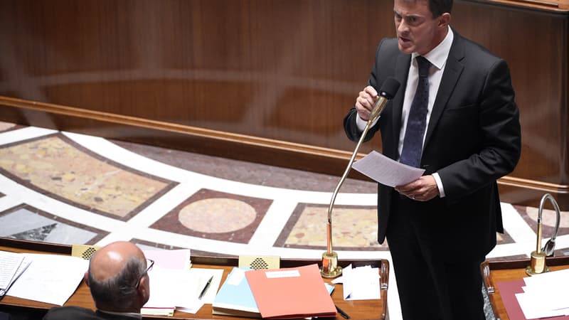 Manuel Valls lors des questions à l'Assemblée, mercredi 10 septembre.
