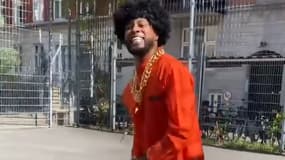 Patrice Evra fait le clown en réaction à l'information relative à sa condamnation parue la veille, vendredi 12 juillet 2024
