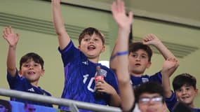 Thiago Messi (en 3e position en partant de la gauche)