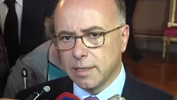Bernard Cazeneuve s'exprime sur le projet d'attentat déjoué jeudi soir à Argenteuil. Bernard Cazeneuve s'exprime sur le projet d'attentat déjoué jeudi soir à Argenteuil.