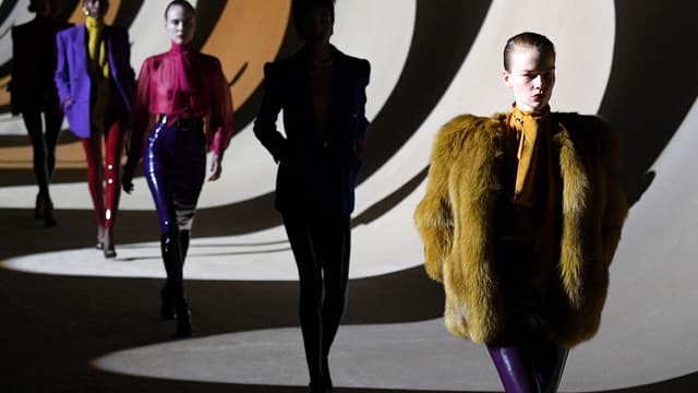 Défilé Saint Laurent à la fashion week automne-hiver 2020-2021 de Paris