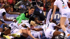 Les Bleues exultent après leur victoire en finale