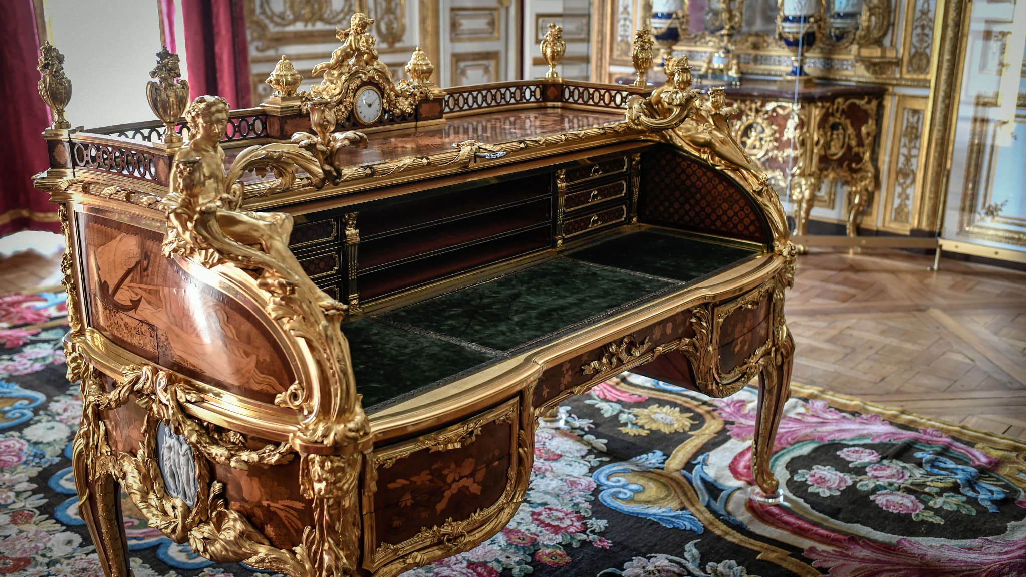 Le cabinet d'angle fraîchement restauré, à Versailles.