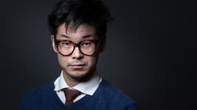 L'ex-député français Joachim Son-Forget pose lors d'une séance photo à Rueil-Malmaison le 2 février 2022
