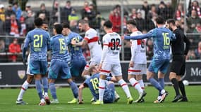 Davy Klaassen exclu.. mais autorisé à finir la rencontre lors du match amical entre l'Ajax Amsterdam et Stuttgart (2-2), le 5 janvier 2025