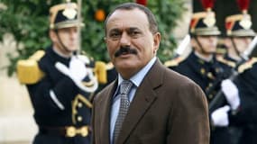 Photographie de l'ancien président du Yémen Ali Abdullah Saleh, arrivant au Palais de l'Élysée, le 18 novembre 2006