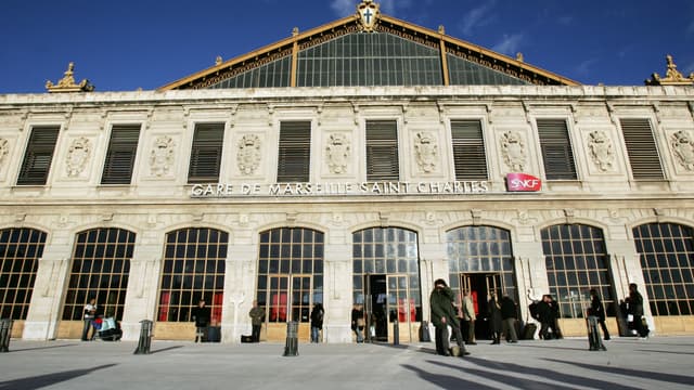 La façade de la gare Saint-Charles, à Marseille.