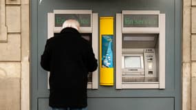 Les attaques de distributeurs automatiques de billets ont bondi de 73% en 2012.