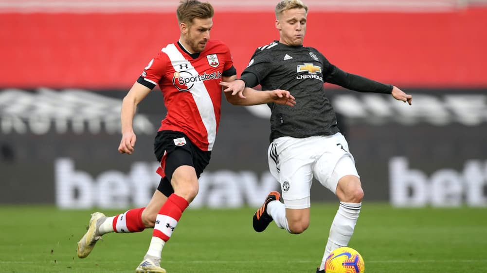 Van de Beek en duel avec Armstrong (Southampton)