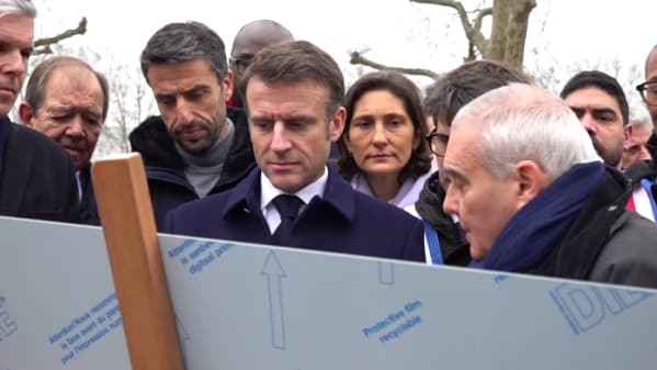 Emmanuel Macron visite le village olympique, 29 février 2024