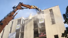 Un immeuble du quartier des Moulins, à Nice, en cours de destruction en octobre 2024.