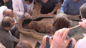 Égypte: découverte de 59 sarcophages ensevelis il y a 2500 ans
