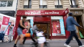 Une boutique de la marque Du Pareil Au Même à Paris le 28 juin 2023