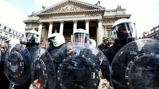 Dimanche, les hommages place de la Bourse à Bruxelles avaient été perturbés par des nationalistes.