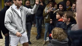 Le chef de l'Etat a salué la foule lors d'un footing au Touquet dimanche 1er avril.