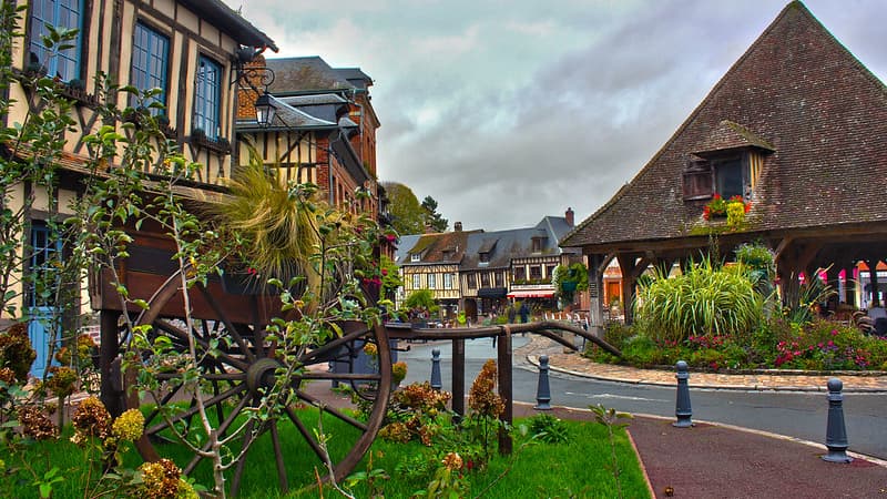 Commune de Lyons la Forêt en 2017. 