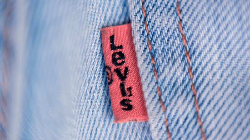 Le mythique jean Levis 501 est à prix vraiment avantageux en passant par ce site
