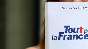 Le livre de Nicolas Sarkozy "Tout pour la France", photographié lundi 22 août 2016. 