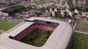  Un stade de football en Autriche se transforme en mini-forêt 