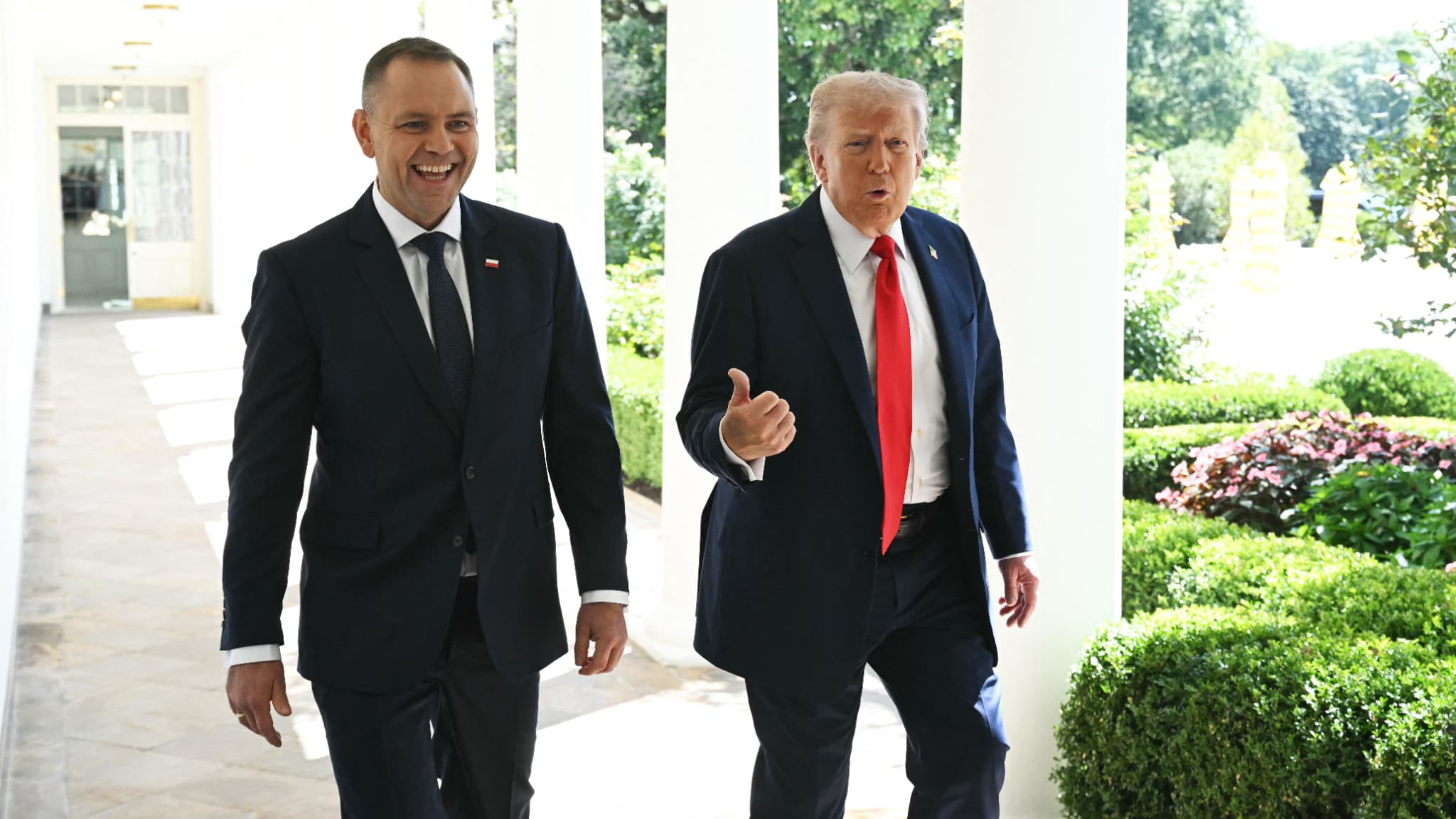 LA POLOGNE EST LE PAYS QUI DÉPENSE LE PLUS POUR SON ARMÉE, SON PRÉSIDENT EST EUROSCEPTIQUE: TRUMP PROMET AU PAYS DE LUI ENVOYER PLUS DE SOLDATS