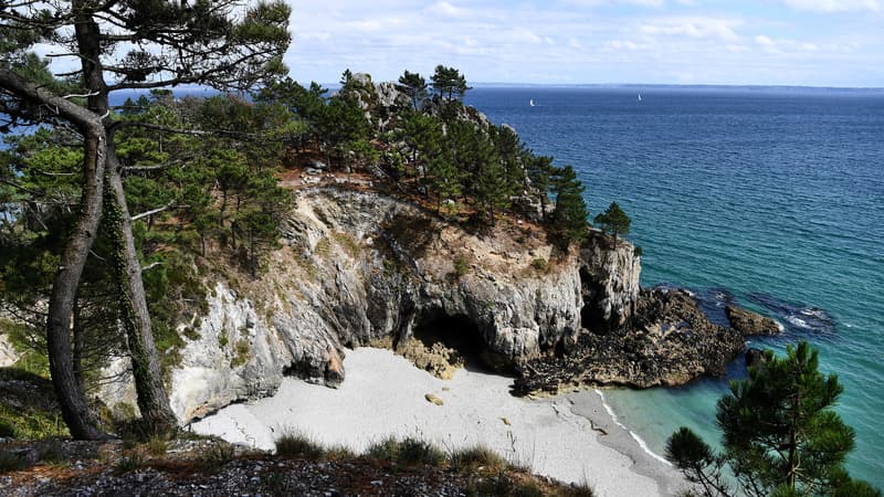 Bretagne: des plages interdites à la baignade après une contamination de l'eau à la bactérie E.Coli
