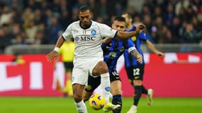Le défenseur de Naples Juan Jesus face à l'Inter le 17 mars 2024