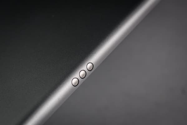 Le Smart Connector servant à recharger l'Apple iPad Pro 9.7