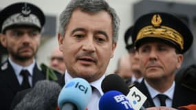 Le ministre de la Justice, Gérald Darmanin, s'adresse à la presse après sa visite du centre pénitentiaire de Saint-Maur, près de Châteauroux,  le 28 février 2025