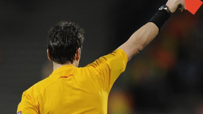 Chaque arbitre sera conduit au stade