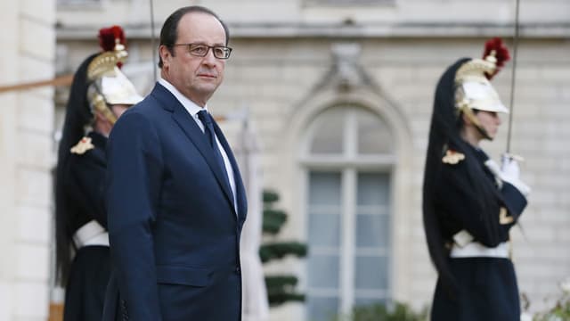 François Hollande sur le perron de l'Elysée, le 12 décembre 2014.