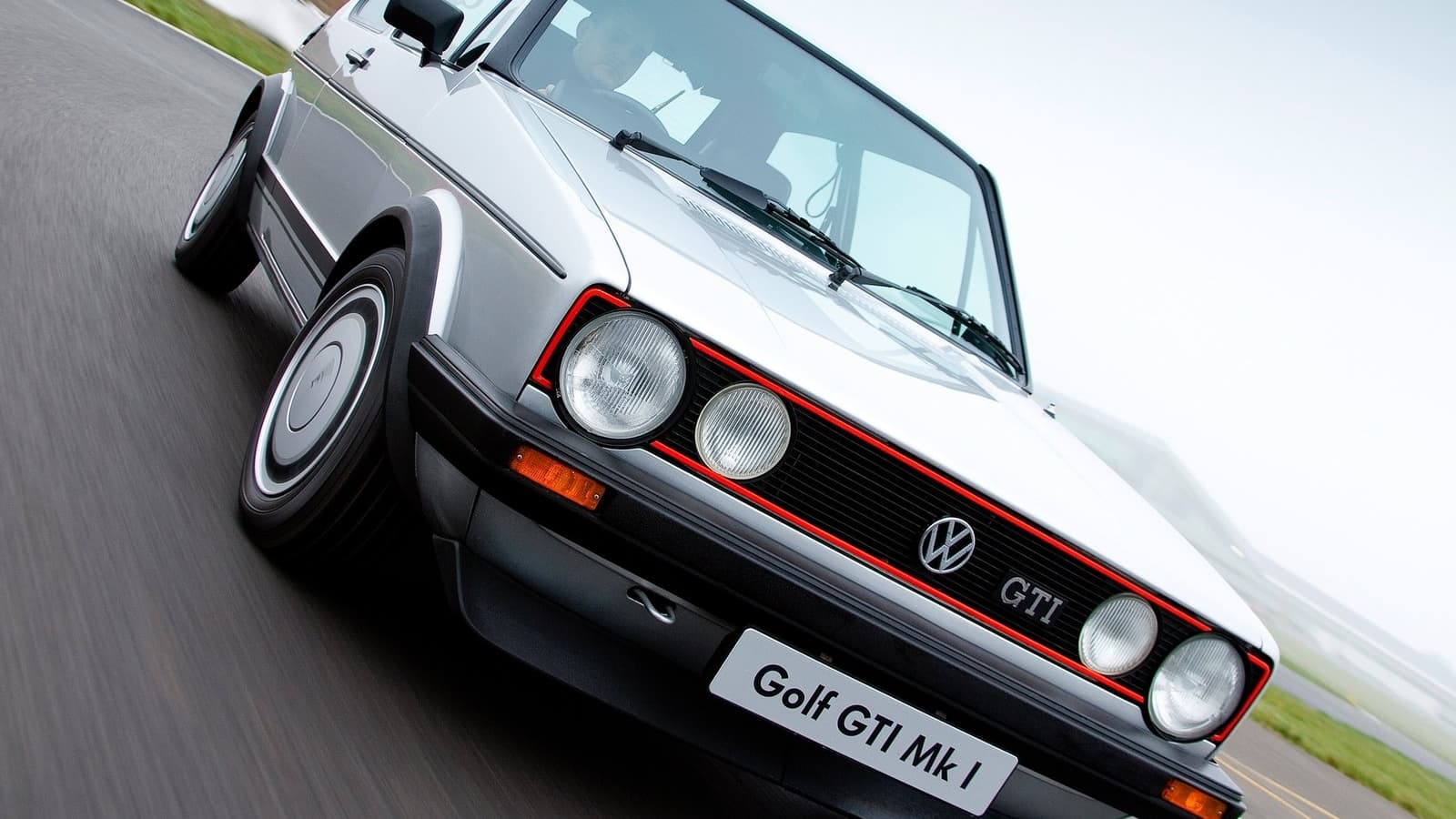 Ici, le premier modèle de la mythique série Golf GTI. Ici, le premier modèle de la mythique série Golf GTI.
