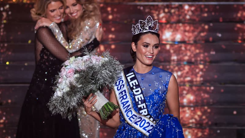 Diane Leyre, Miss France 2022, le soir de son couronnement le 11 décembre 2021  Caen