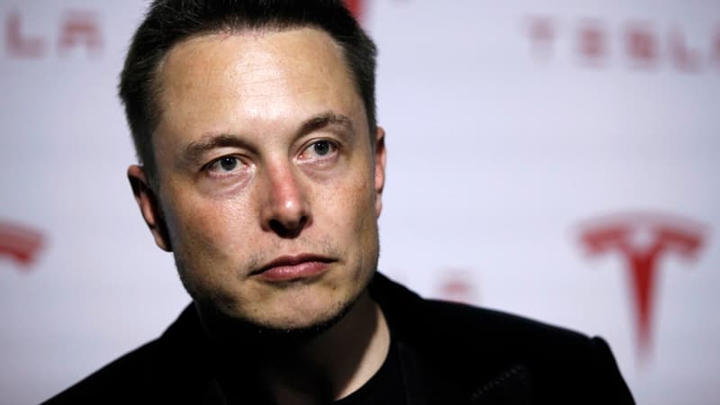 Pour Elon Musk, Apple est tout à la fois "le cimetière de Tesla"  et une "super entreprise". 