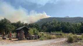 Un incendie à Crots dans les Hautes-Alpes, le 23 août 2023.