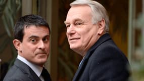 Ayrault n'a pas de problème avec Valls malgré ses annonces sur la PMA (Manuel Valls et Jean-Marc Ayrault, le 3 janvier au ministère de l'Intérieur)