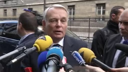 Jean-Marc Ayrault avant sa rencontre avec les députés socialistes mardi matin au Palais Bourbon.