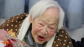 Misao Okawa en 2013 à Osaka au Japon, fêtant alors ses 115 ans.